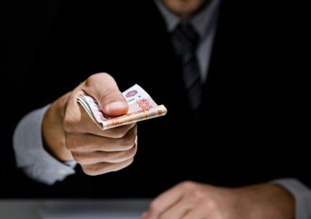 В РФ оценили идею компенсировать полицейским сумму взятки за отказ от нее