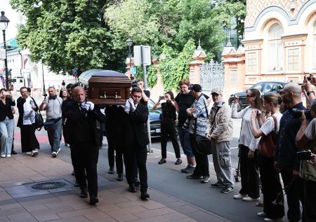 В Москве началась церемония прощания с великим режиссером