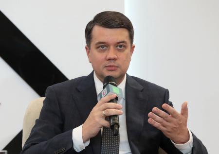 Политтехнолог высмеял слова Разумкова, что Украина хочет «кинуть» США