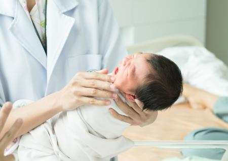 В Британии родились дети с ДНК троих родителей