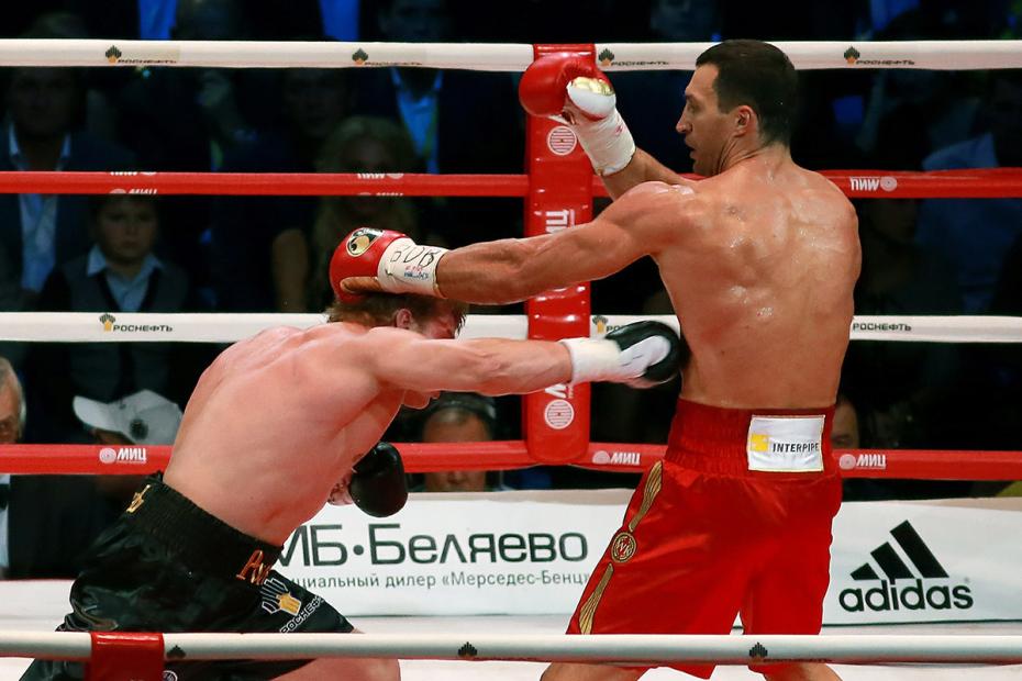 Бой Александра Поветкина и Владимира Кличко в Москве 5 октября 2013 года