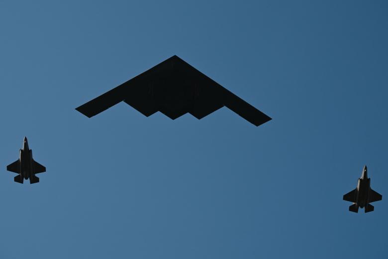 Бомбардировщик B-2
