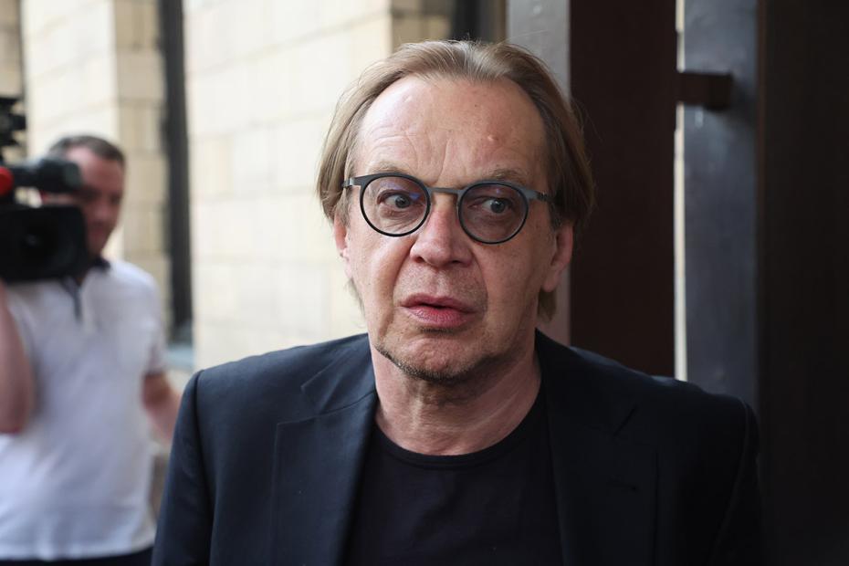Советский и российский актер театра и кино, театральный режиссер и педагог Михаил Горевой на церемонии прощания с народным артистом РФ, режиссером Александром Миттой в Центральном доме литераторов в Москве