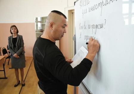 Назван важный нюанс законопроекта о сдаче русского языка мигрантами