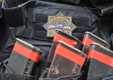 Чеченский боец ответил на обвинения в приставаниях к девушкам