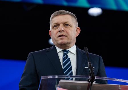 «Хранит деньги в Лондоне»: почему Фицо одобрил новые санкции ЕС против РФ