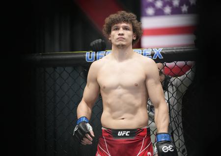 Боец из России проиграл на турнире UFC 318 в Луизиане