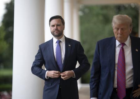 Вэнс поедет отдыхать в Великобританию и Шотландию вслед за Трампом