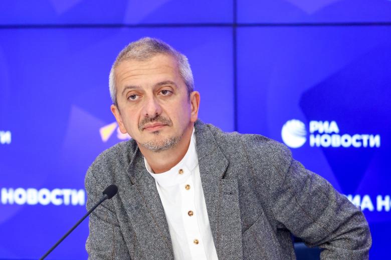 Константин Богомолов