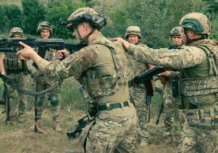 «Воевали с пастухами»: военэксперт о подготовленном США батальоне ВСУ