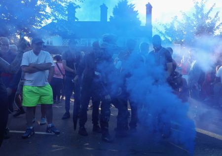 Протесты против мигрантов обернулись потасовкой с полицией