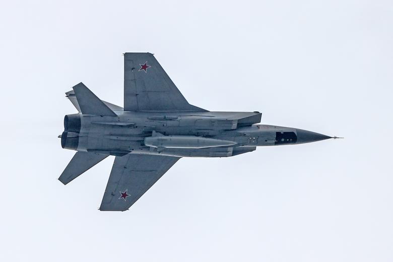 Истребитель-перехватчик МиГ-31К с гиперзвуковым авиационным ракетным комплексом «Кинжал»