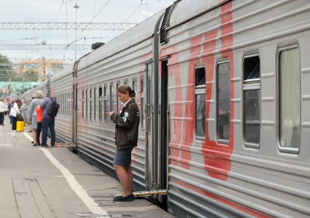 Задержанные из-за ЧП в Ростовской области поезда вводят в штатный график