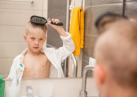 Родителям дали советы, как уберечь ребенка от заражения вшами
