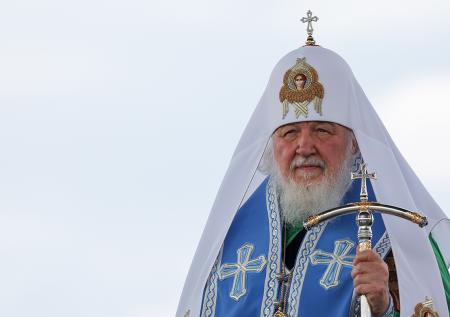 Патриарх Кирилл сел за руль КамАЗа