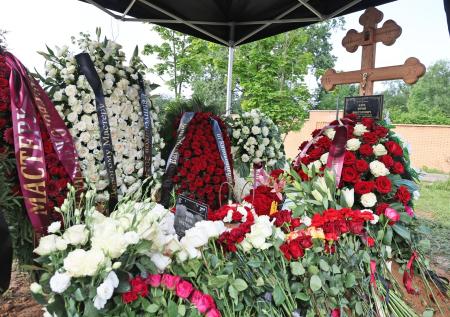 Режиссера Юрия Кару похоронили вне зоны «звездной дорожки»