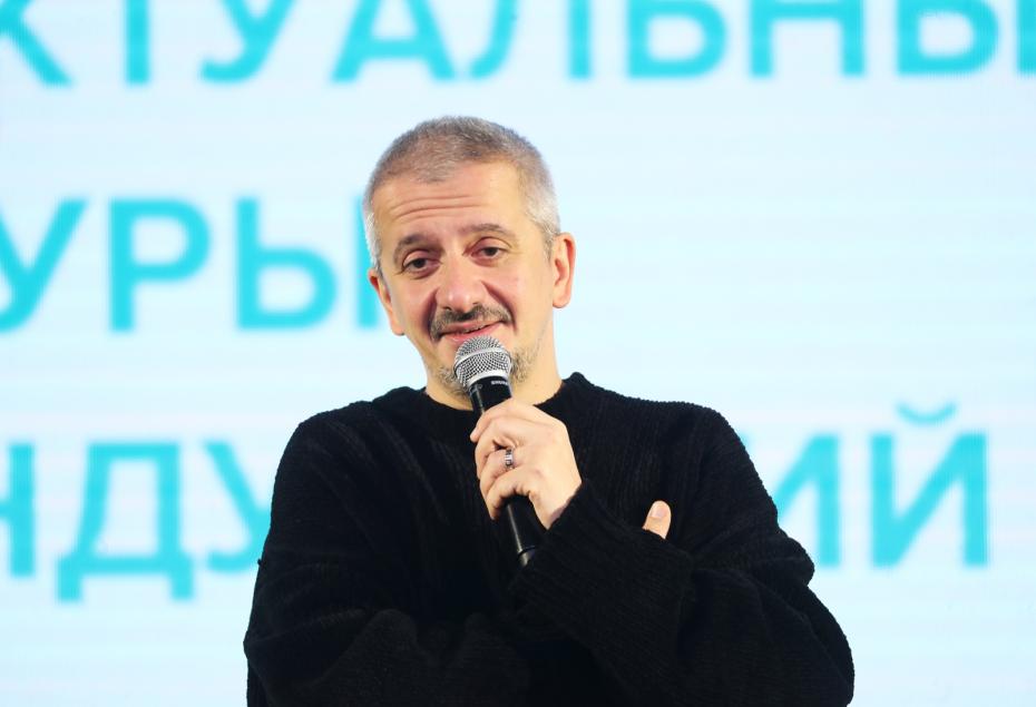 Константин Богомолов