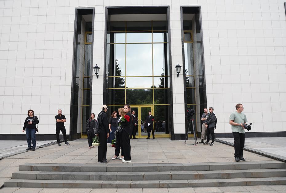 На церемонии прощания с режиссером Юрием Карой