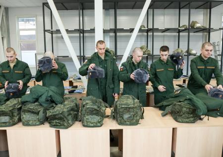 В Госдуме объяснили необходимость инициативы о круглогодичном призыве