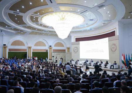 Дипломаты и лидеры бизнеса объединились на ЦМЭФ-2025
