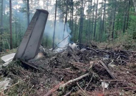 Силовики пришли с обысками в офис авиакомпании после крушения Ан-24