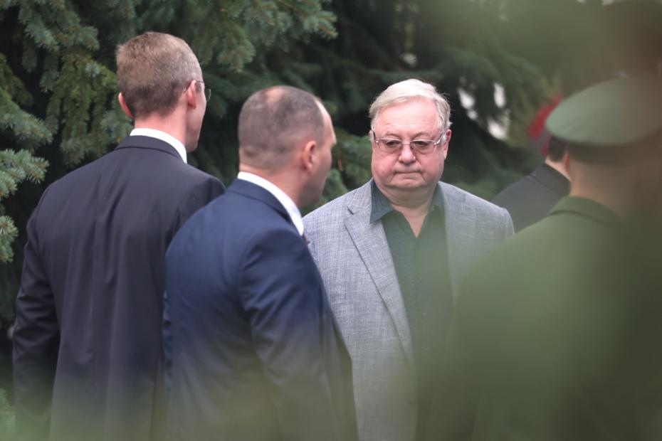 Президент Российского книжного союза Сергей Степашин на церемонии прощания с председателем Верховного суда России Ириной Подносовой в траурном зале ФГБУ «Центральная клиническая больница Управления делами президента»