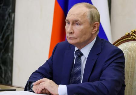 Путин поздравил следователей с профессиональным праздником