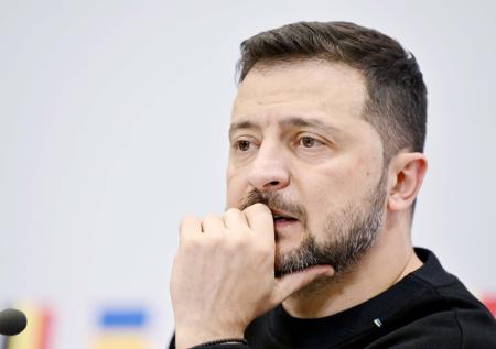 «Не настолько слаб»: политтехнолог оценил вероятность свержения Зеленского