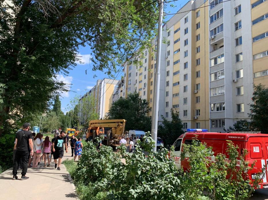 Ситуация после взрыва бытового газа на улице Блинной в Саратове