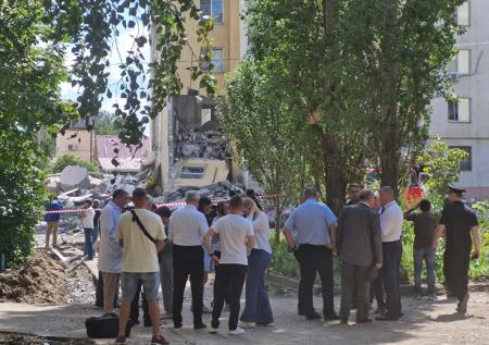 Число погибших при взрыве дома в Саратове увеличилось