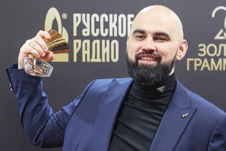 Artik (настоящее имя — Артем Умрихин)