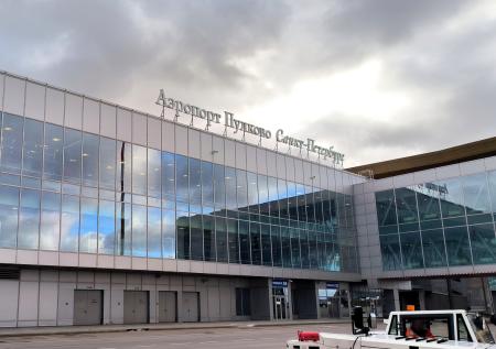 Свыше ста рейсов задержаны и отменены в Петербурге на фоне атак БПЛА