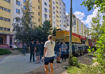В Саратове к разбору завалов взорвавшегося дома подключили альпинистов