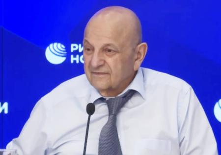 В РАН раскрыли, можно ли включать детям мультики за обедом