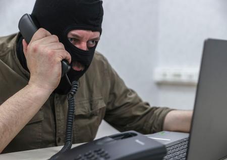 «99% годовых»: мошенники стали предлагать россиянам «уникальные» кредитки