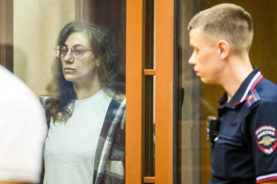 Вероника Наумова в Свердловском областном суде во время оглашения приговора