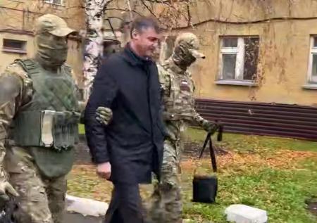 Кузбасского чиновника осудили за махинации с жильем для детей-сирот
