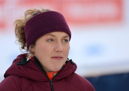 Поиски зажатой под грудой камней олимпийской чемпионки приостановили