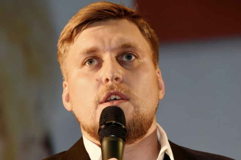 Александр Незлобин