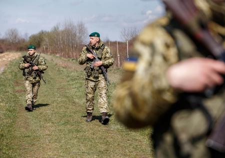 Житель Одессы «сменил пол», чтобы выбраться с Украины