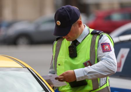 Автомобилистам объяснили, чем грозит неуведомление ГАИ о смене регистрации