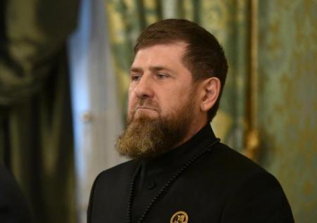 Кадыров опубликовал фото после сообщений о потере сознания в Турции