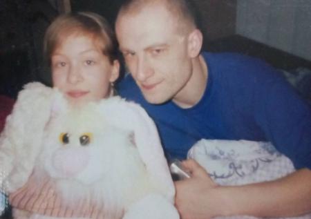Удовлетвори и гуляй: отец собрал коллекцию порно с дочкой на 7 накопителях