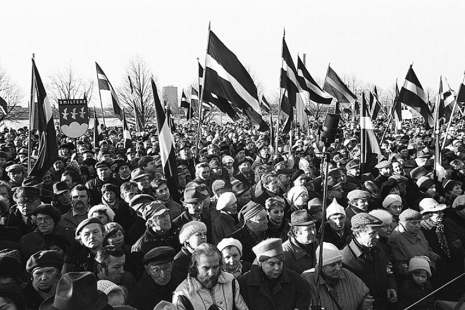 Протесты в Латвии, 1990 год