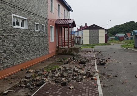 «В стенах трещины»: житель Камчатки о последствиях землетрясения