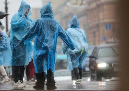 Петербург накрыли мощный ливень и град размером с яйцо