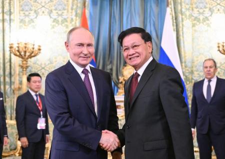 «В хозяйстве пригодятся»: Путин о подаренных Лаосом слонах