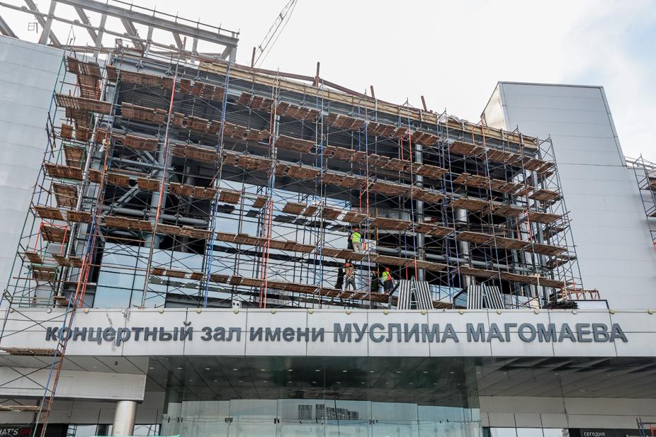Реконструкция внешней части третьего павильона «Крокус Экспо», включающего концертный зал «Крокус Сити Холл». В марте 2024 года в «Крокус Сити Холле» произошел теракт, в результате которого погибли 149 человек, более 500 пострадали