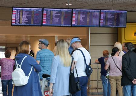 Ситуация в аэропортах РФ 31 июля: задержки рейсов, что в Москве и Питере
