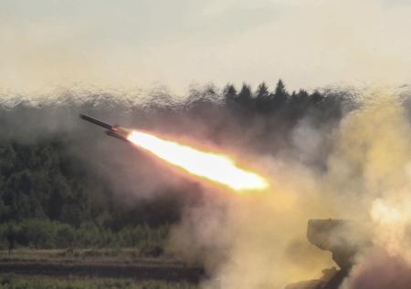 В небе над Воронежской областью заметили десяток беспилотников